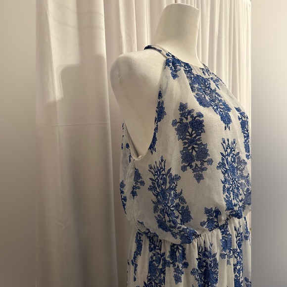 Soieblu Lace Up Tasseled Racerback Blue and White Floral Sheer Maxi Dress Sz Med - Picture 3 of 7